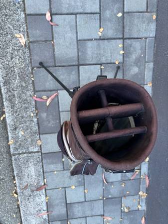 Golden Bear Golf Bag - Reduced! - $25 (Burlingame)63471476103299121