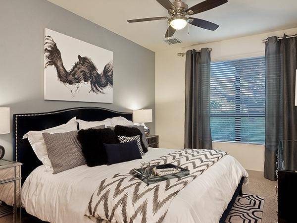 $2,495 / 2br - 1039ft2 - Private one car garages, Under cabinet lighting (Scottsdale)64024992802691120