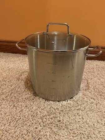 Linens N Things 12 Qt Covered Stockpot 1