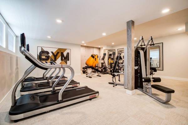 $2,095 / 1br - 745ft2 - 24 Hour Package Locker System, Pet Washing Station (Cascade)63688443869571124