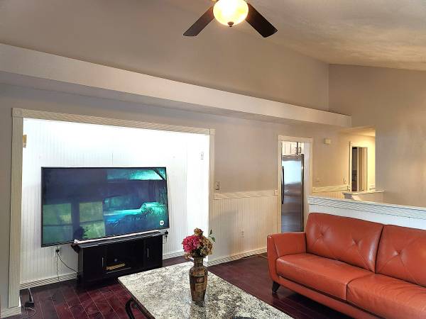 $699,900 / 5br - 2156ft2 - 5BR-2156FT-!PRICE REDUCED! SNGL FMLY SPLIT ENTRY HOUSE 10 0FFSTR PRK (Billerica)63699256488961124