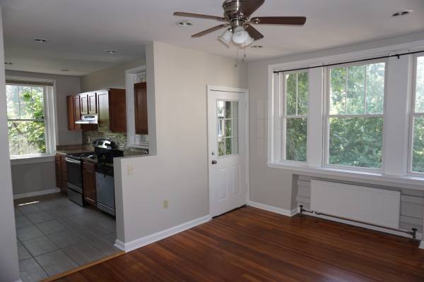 $1,699 / 2br - 2 Porches to Relax on after a days hard work!!!! (East Liberty)64013374641409122