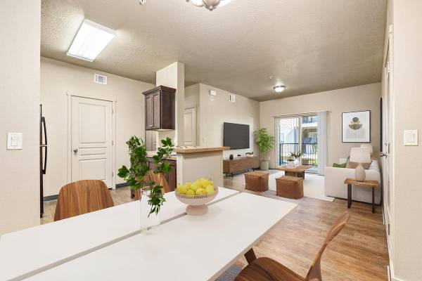 $1,625 / 2br - 990ft2 - Must-See 2 BR/2 BA Apartment with Pet Play Area Fun (Meridian)63981532713218122