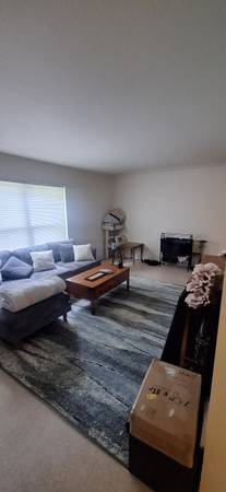 $1,065 / 3br - Raintree Village Apartments - now taking applications (Bedford)63852072236033122