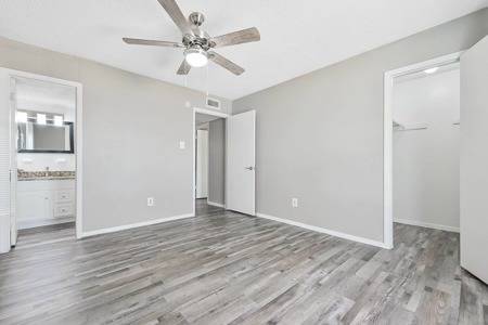 Mini Blinds, Onsite Laundry Center, Spacious Floor Plans 1