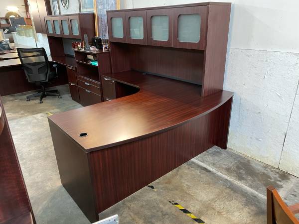 Executive desk 1