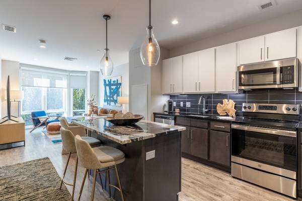 $3,435 Mission Hill Studio | Modern Kitchen + Laundry in Unit | Near Brigham (Mission Hill)63699313997313122