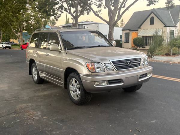 1999 Lexus LX470 - $18,400 (los gatos)63469888792705121