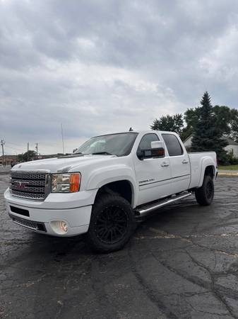 2013 GMC Sierra Denali 2500HD Crew Cab - $16,500 (Dearborn)63488168237955122