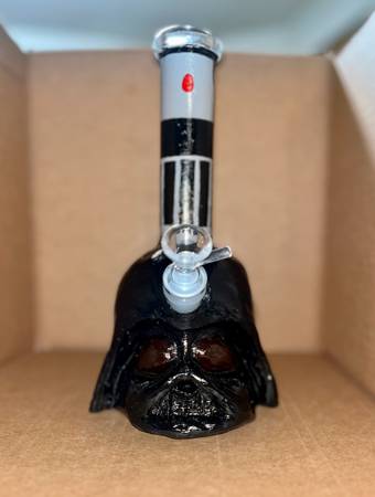 Custom star wars bong 1