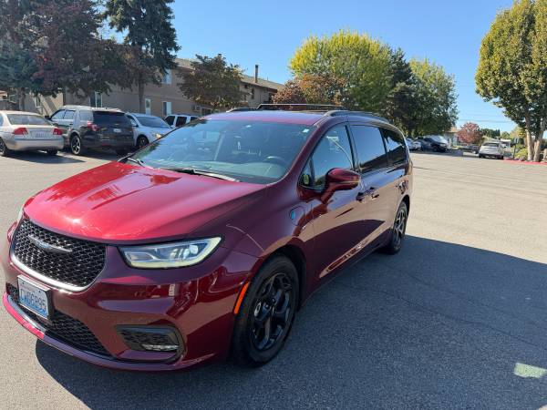 2021 CHRYSLER PACIFICA HYBRID LIMITED 1