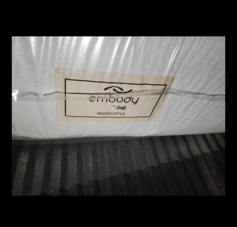 Queen  size bed can deliver pillow top 1