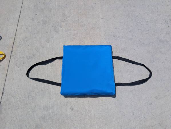 New Throwable Seat Cushion Life Preserver not Vest or Jacket 1