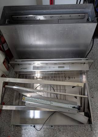 WOLF Warming Drawer 1