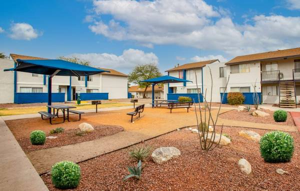 $787 / 1br - 605ft2 - 1/BD 1/BA, Patio o Balcón Privado, Refrigerador de Tamaño Completo (3201 E Seneca St, Tucson, AZ)63674842616323123
