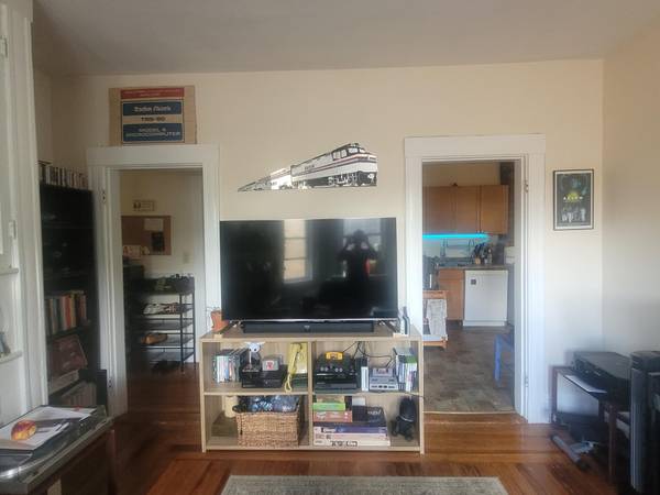 $1,166 / 3br - 1000ft2 - Rooms available near Davis Square (Somerville)63809989357953122