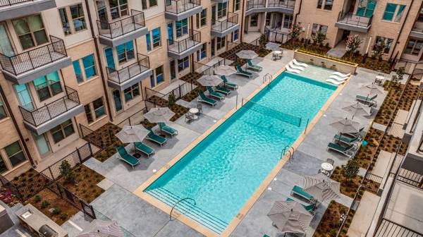 $1,781 / 2br - A New Upscale Apt in Addison/Galleria Area**4-6 WEEKS FREE** (Addison/North Dallas/Galleria Area)63796477104129120