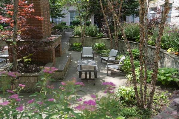 $2,904 / 1br - 1130ft2 - Gourmet kitchen, Climate control, Built-in bookshelves (Needham)63828406463235123