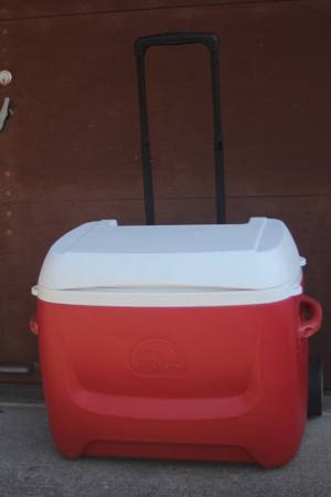 Large Cooler with Wheels & Pull Handle 1