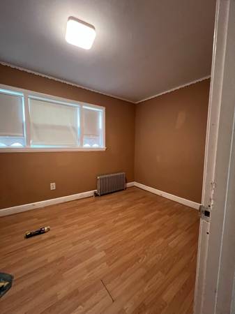 $2,750 / 4br - 1600ft2 - Umass  Lowell South Camp Spacious Duplex Town house 4 bd 2 bath off St Prking (Lowell)63614179224449123