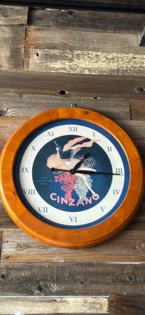 Cinzano Italian background clock 1