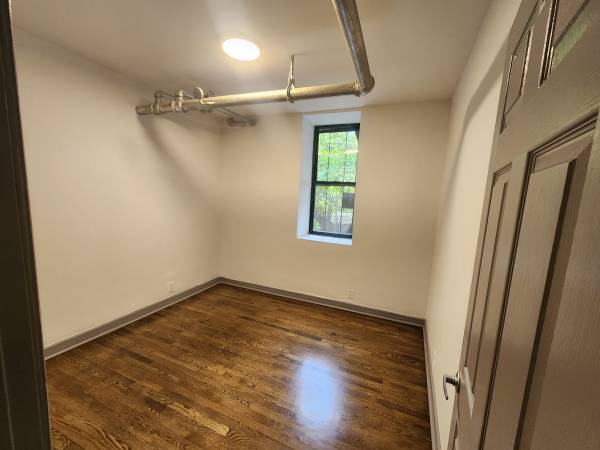 $1,100 Rooms at West 138th street and Broadway-In-unit washer/dryer (Harlem / Morningside)63945494529794123