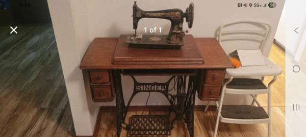 Máquina de coser antigua (Bridgeport)63852006945537120