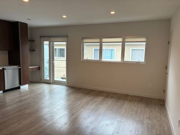 $2,950 / 1br - Luxury Living in Santa Monica (Santa Monica)63829376768513122