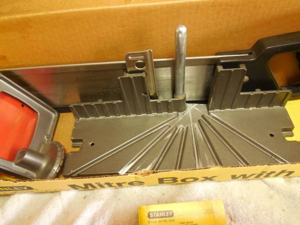 Stanley Mitre Box with saw 1