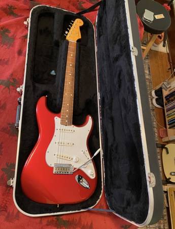 Fender Stratocaster Electric Guitar 1