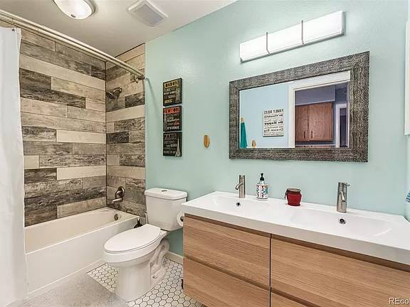 $850.00 / 1br - Private Room in Clean, Quiet 5BR Home – Parking, Wi-Fi, Near Cherry Cr63973355685506121