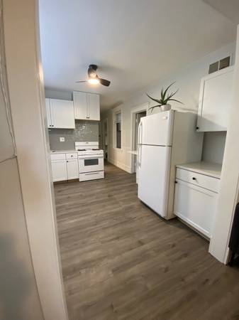 $1,450 / 2br - Jardín soleado. Calle tranquila Logan Avondale (Logan Avondale)63844192585859121