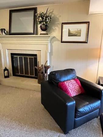 $1,750 / 2br - 1900ft2 - Beautiful Walk-out Apt. on Golf Course; Incl Utilities (Springfield)63896392853635123
