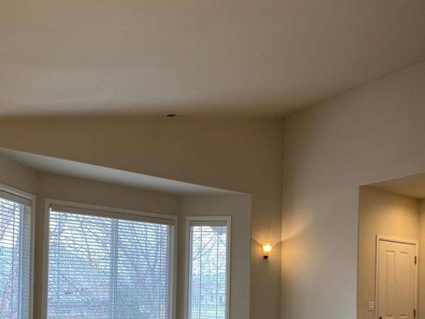 $1,600 / 1br - 887ft2 - Wi-Fi gratuito en el salón y alrededor de la terraza de la piscina, estufa eléctrica (Kennewick)63678526929155124