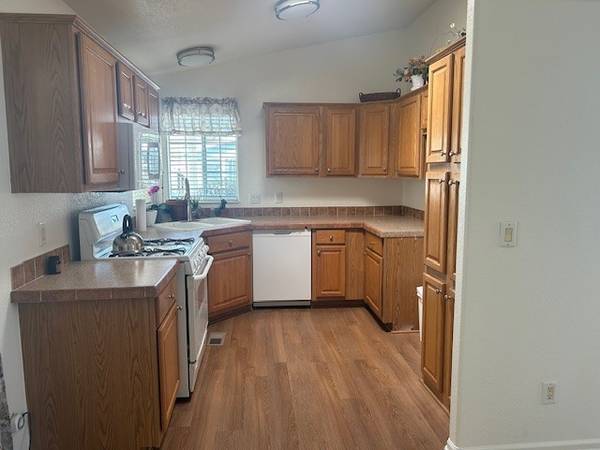 $299,900 / 2br - 1040ft2 - Casa de 2 habitaciones y 2 baños en una codiciada comunidad de 55+ - Lista para mudarse (195 Tierra Rejada Rd 36)63736241175809121