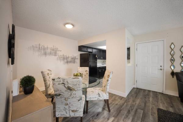 $1,445 / 1br - 740ft2 - Casa club, barra de café/té gourmet, fogata (2880 Woodland Hills Dr, Colorado Springs, CO)63687119519619124