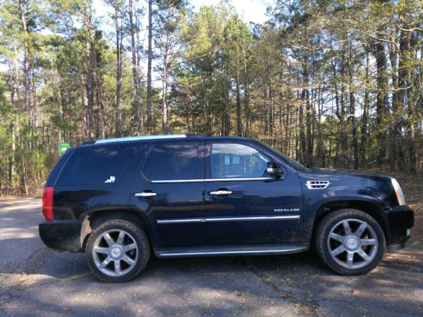 2010 Cadillac Escalade - $11,000 (Lagrange)63620880692225123