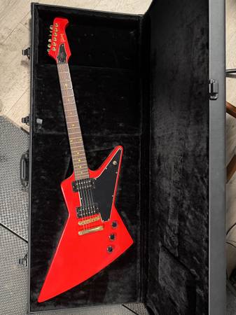Gibson Explorerbird Lzzy Hale Signature 1