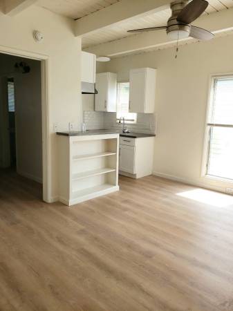 $1,825 / 1br - 1 dormitorio reformado mucha luz (estacionamiento +$125) (Hollywood hills)63701054297987121