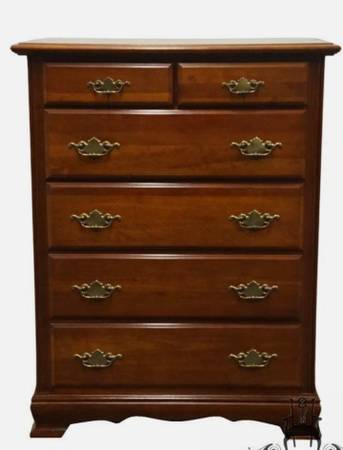 Solid would mahogany chest of six drawers 1