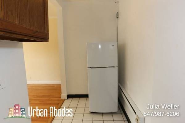 $1,350 / 400ft2 - $300 OFF FIRST MONTH'S RENT! Premier Studio, 1 Bath in Lakeview (Lakeview)64041648294146124