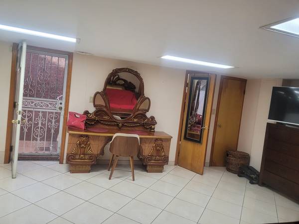 $1,800 / 500ft2 - Huge studio all included (Rego park)64033630173185122