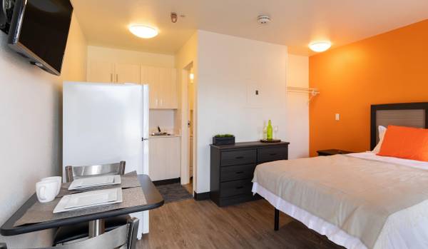 Elevator Access, WiFi Access, Free Parking 1