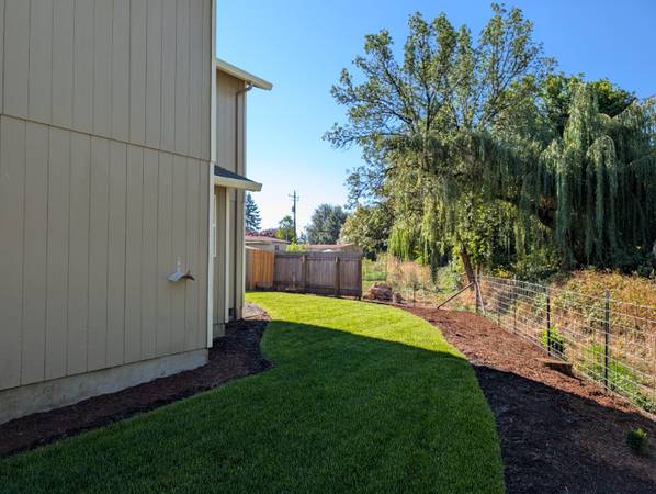 $1875.00 / 3br - 1200ft2 - Lebanon's Hidden Gem63624760160131123