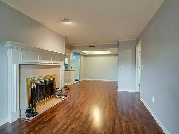 $1,300 / 2br - 1060ft2 - Apartamento de 2 habitaciones y 2 baños en alquiler (Nashville)63673250721025123
