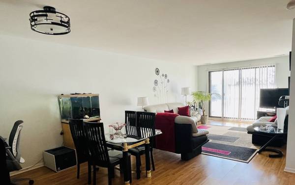 $1,310 / 1br - 850ft2 - LAKE OF THE WINDS FINEST!!! BEST LOCATION,63899122872322122