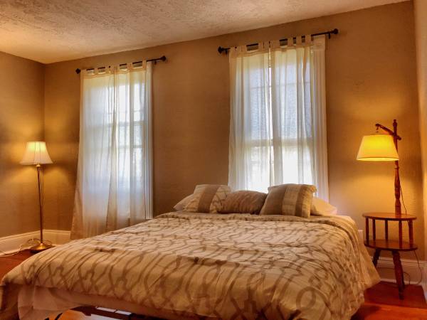 Cozy room available at Tip Hill / West Side Home Available! 1