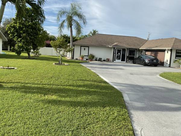 $568,000 / 4br - Fully Furnished House for sale (Cape Coral, FL)64212270013443120