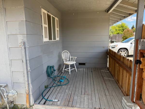 Duplex 2bedroom/2bath 1