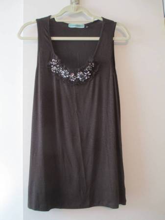 Pleione Size Large Sleeveless Dark Gray Top w/Jeweled Neckline 1